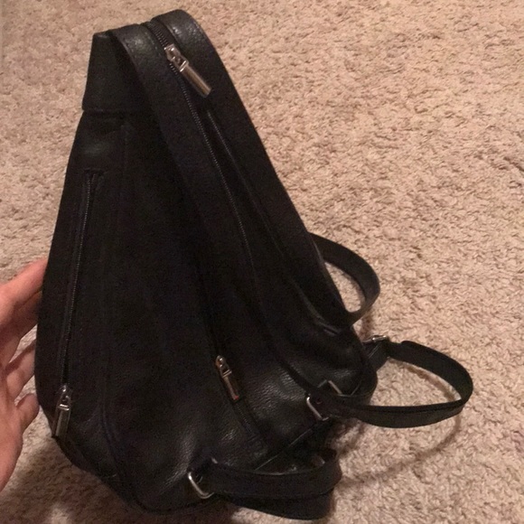 Back pack - Picture 2 of 5